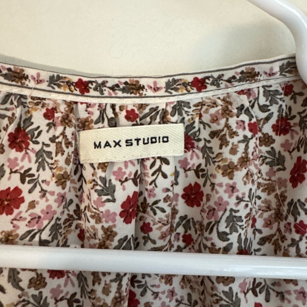 Max studio loose peasant blouse. Elastic waist band. floral pattern size S - Picture 2 of 3